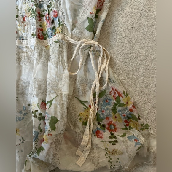 Johnny Was White Floral Short Sleeve Blouse - Picture 6 of 8